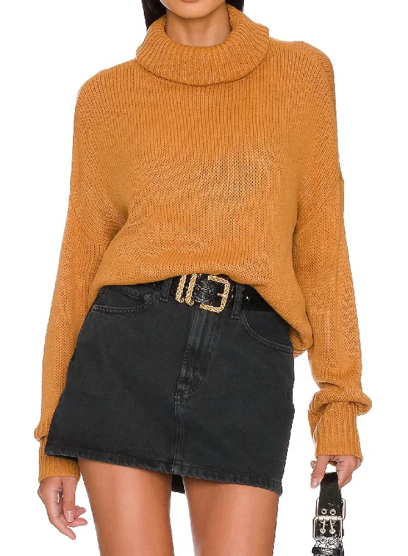 Easy Turtleneck Pullover in Caramel